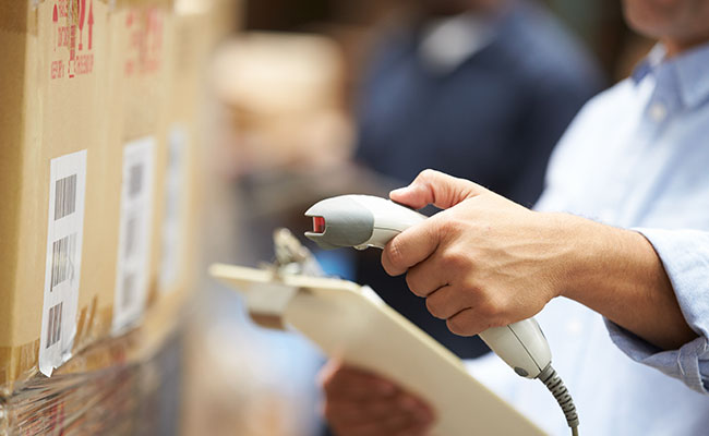Barcode Scanning in Warehouse for Lot Tracking Software Representation